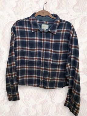 American Eagle Plaid Cropped Flannel Button Down Shirt Large